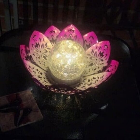 Solar Outdoor Lights Garden Decor - Bright Lotus Flower Table Lamp, Waterproof - Picture 2 of 2